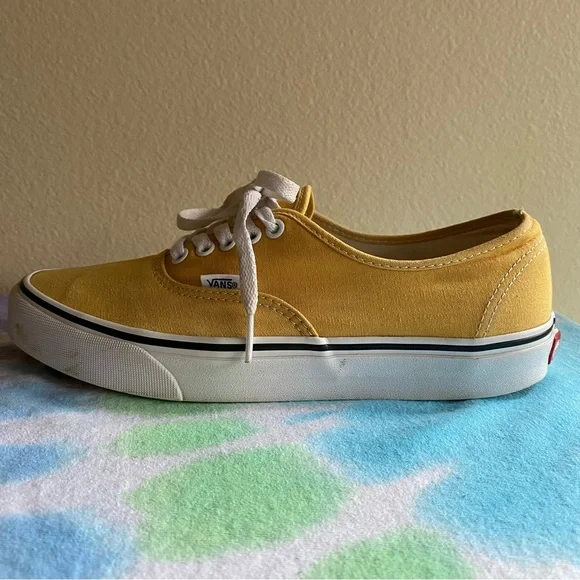 VANS Classic yellow lace up low tops - Picture 8 of 11